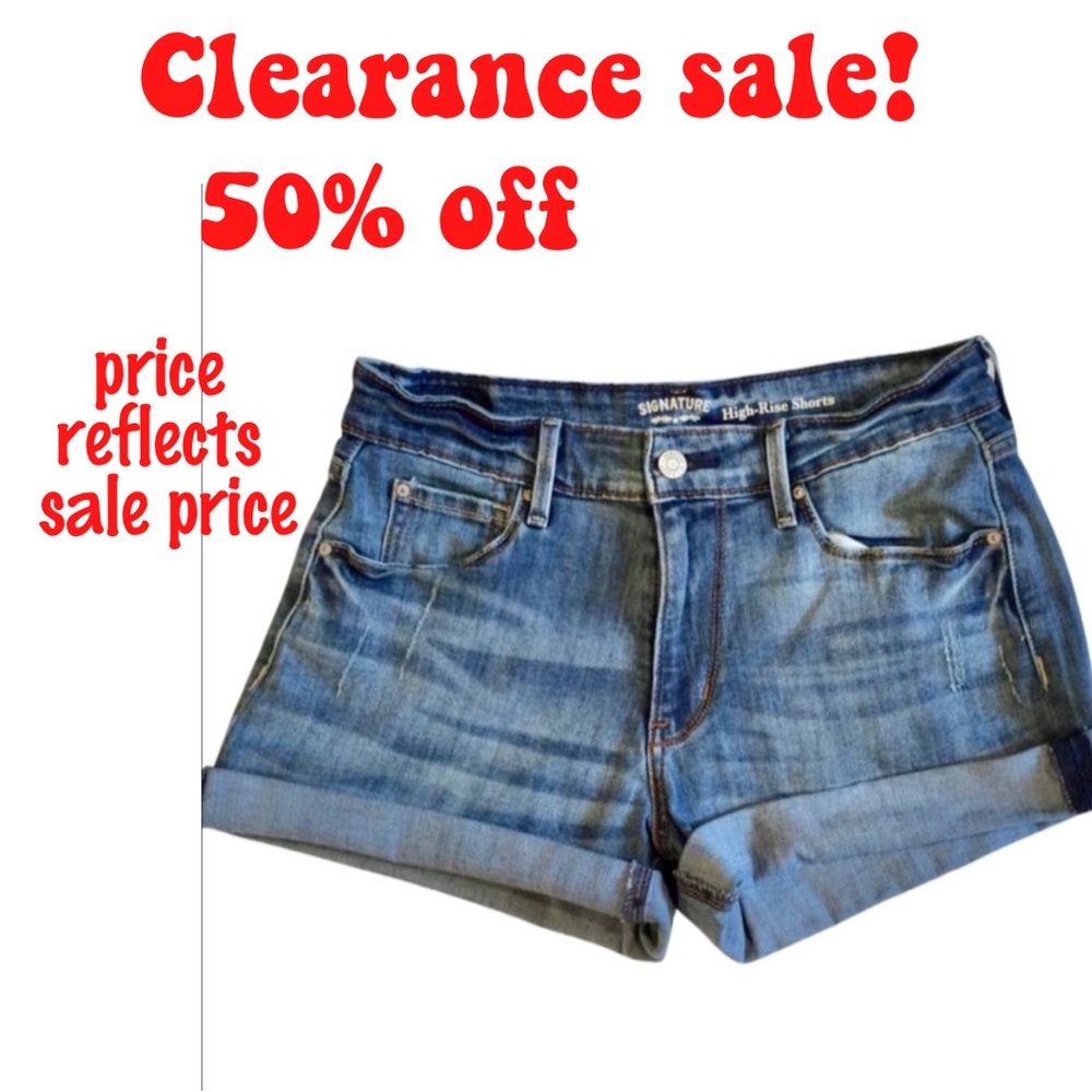 Levi’s Signature High Rise Cut Off Shorts